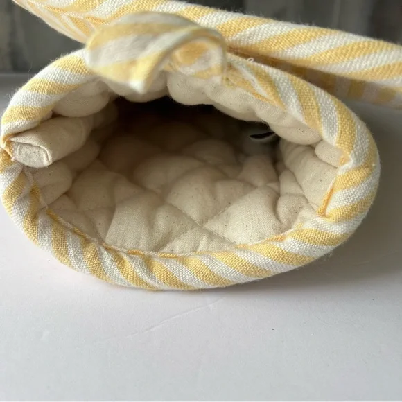 🌴Threshold White and Yellow Striped Oven Mitt & Pot Holder Duo - Cotton (NWOT) - Picture 7 of 7